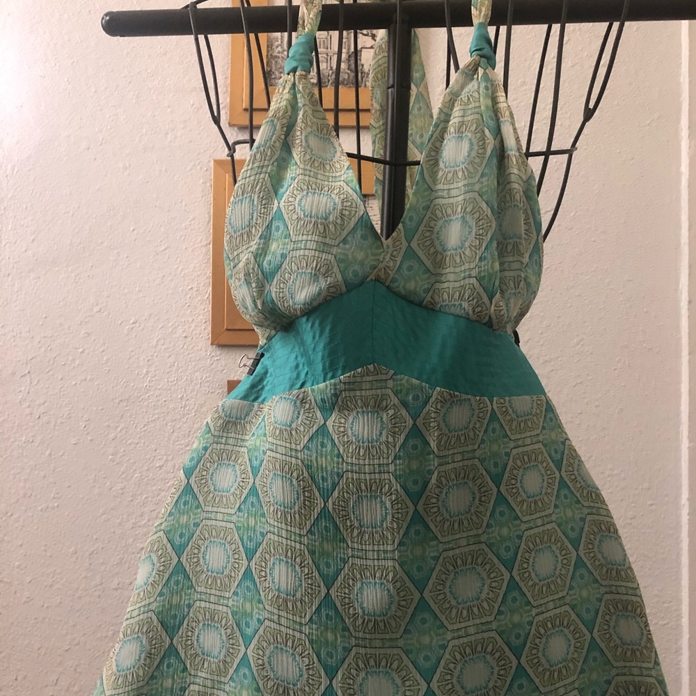 Silk To the Max halter sz ca